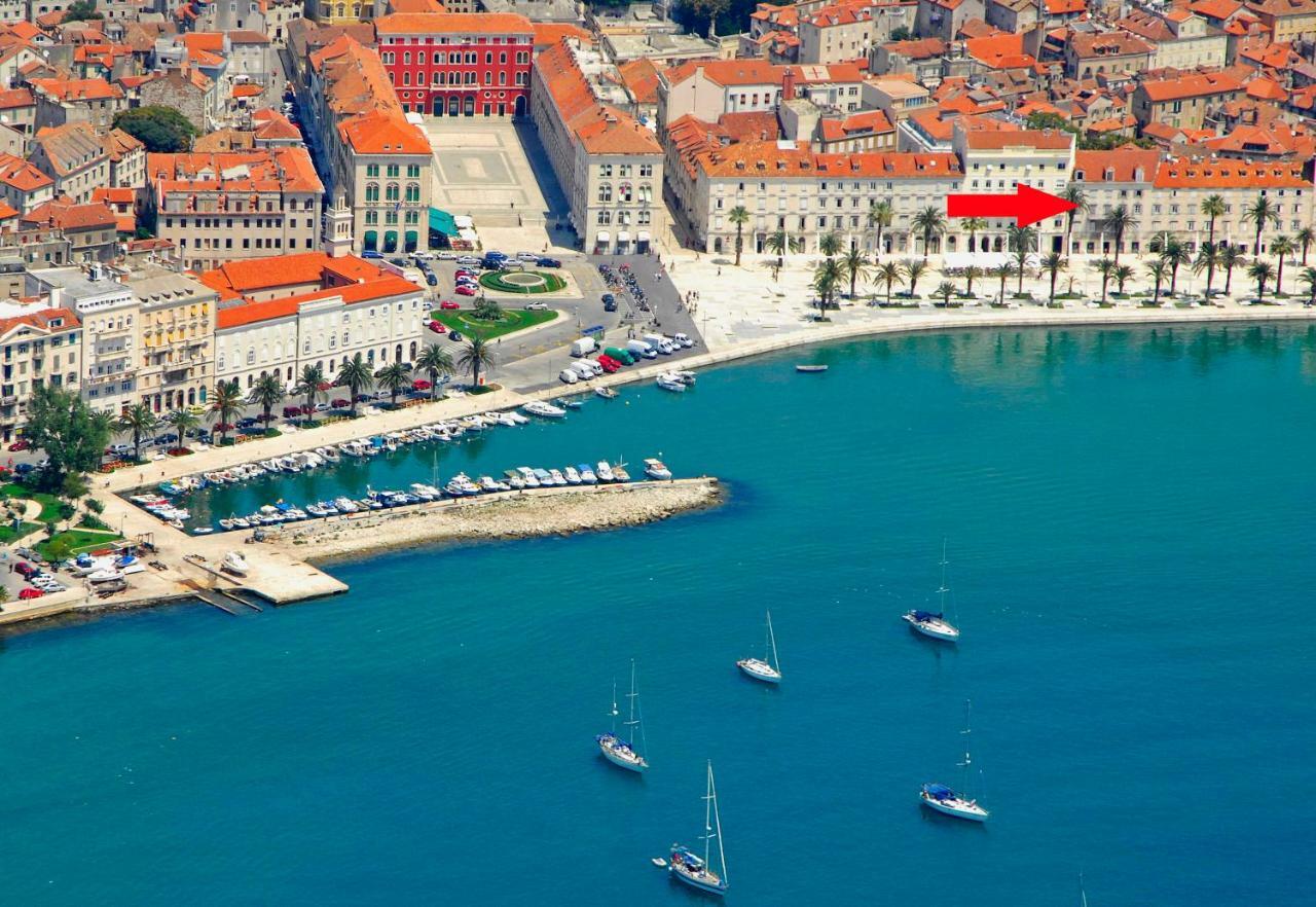 Apartment Luxury Riva With A Magnificient View