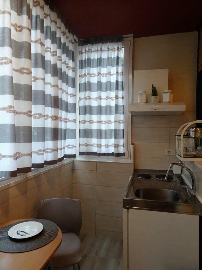 Orsula Apartment