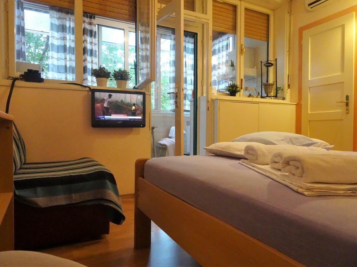 Orsula Apartment