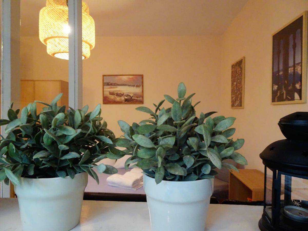Orsula Apartment