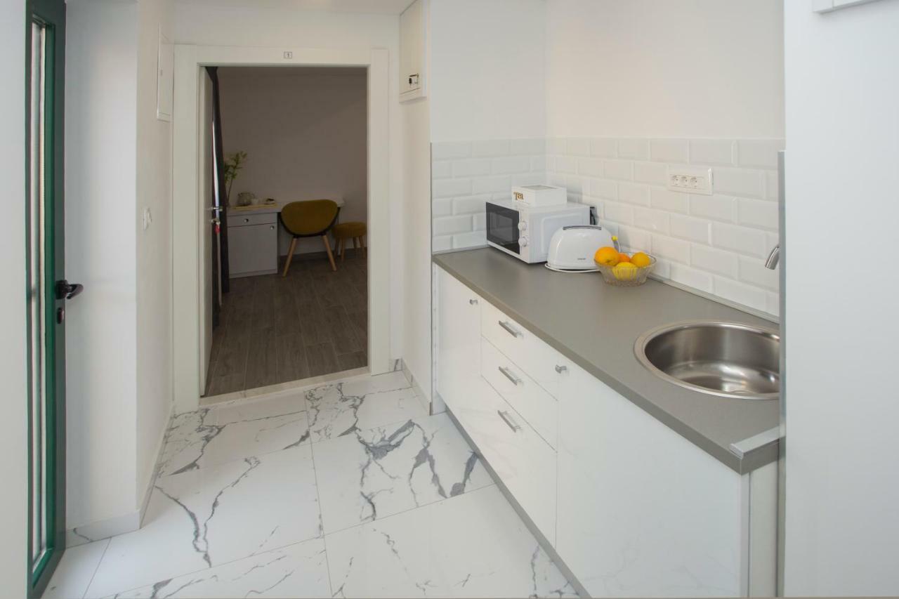 Central Old Town Guest house 3*