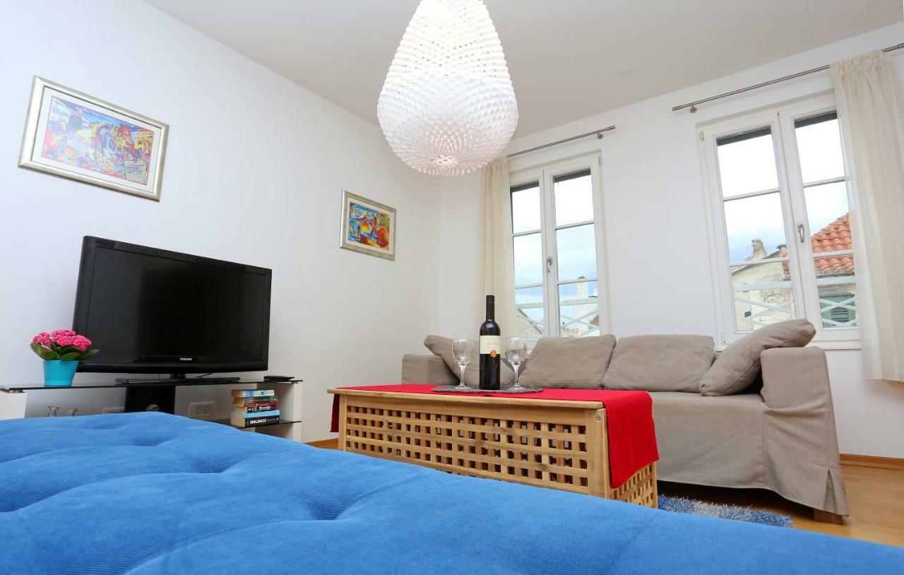 Apartment Luxury Apts Leone Centre