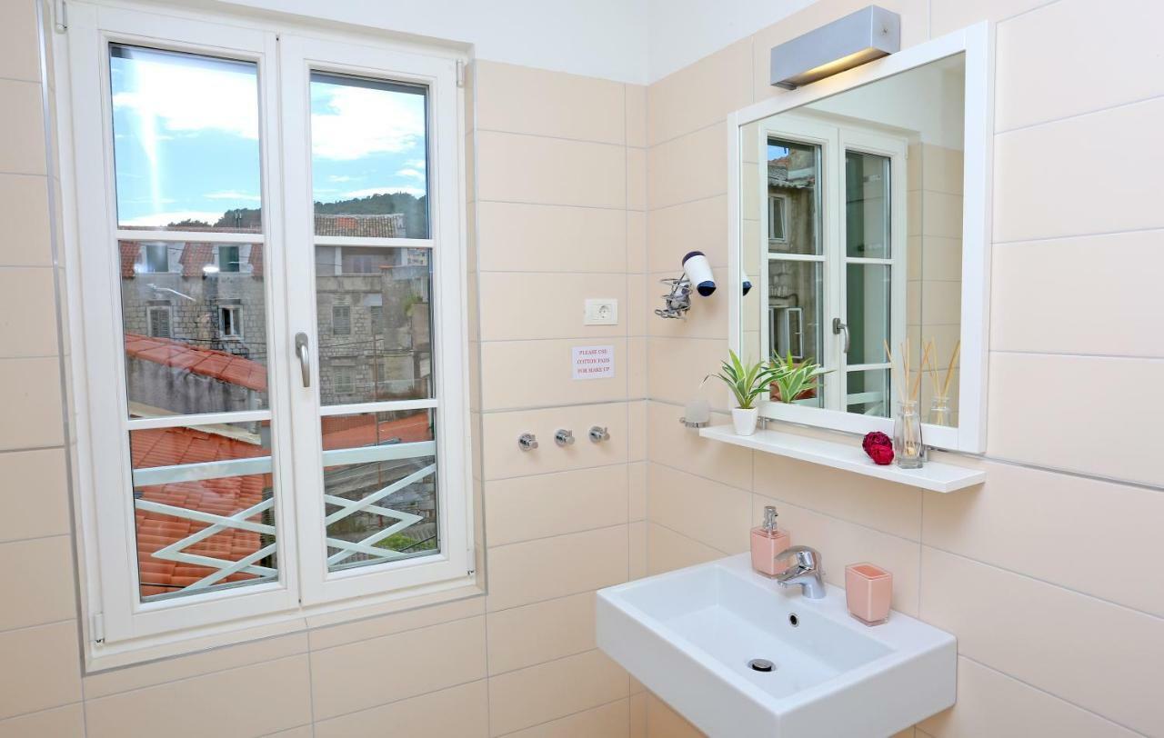 Luxury Apts Leone Centre Apartment