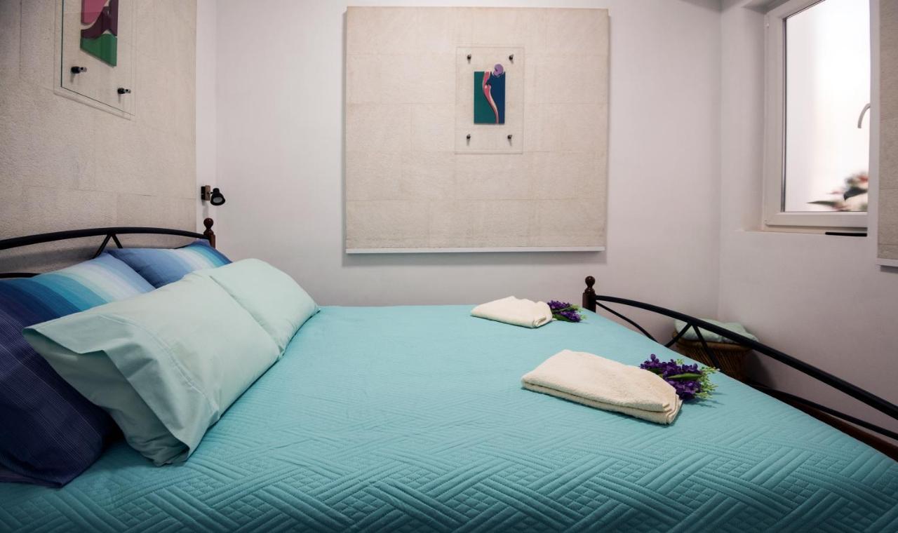 Ibis Your Cosy Oasis With Private Parking And Patio Split