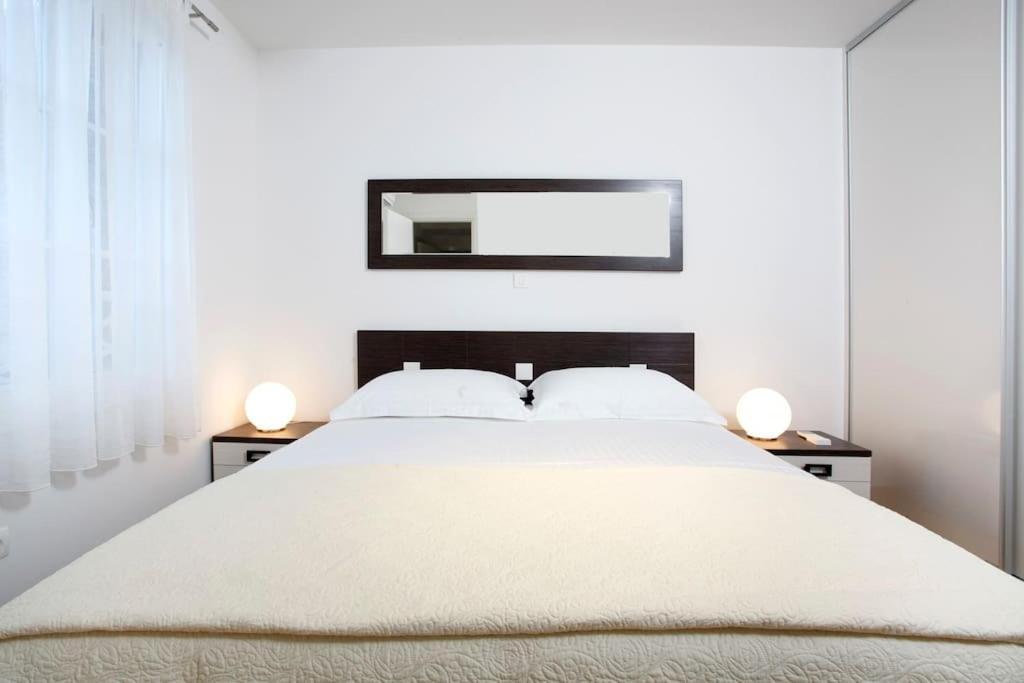 Luxury Apts Leone Centre Apartment *