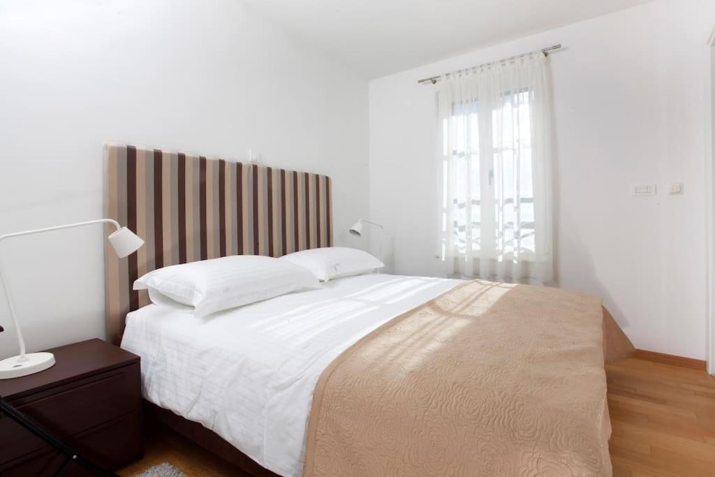 Luxury Apts Leone Centre Apartment *