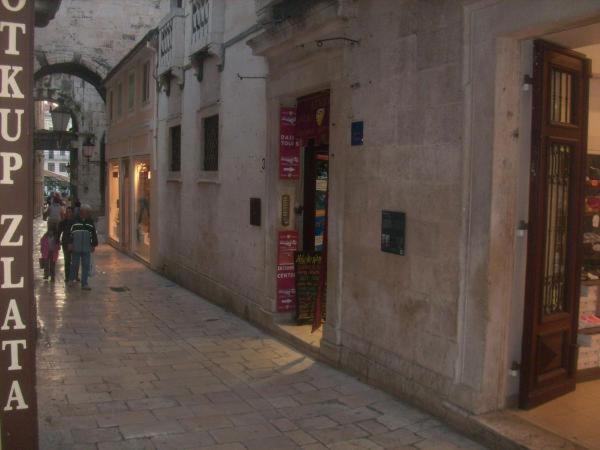 Opium Old City Split