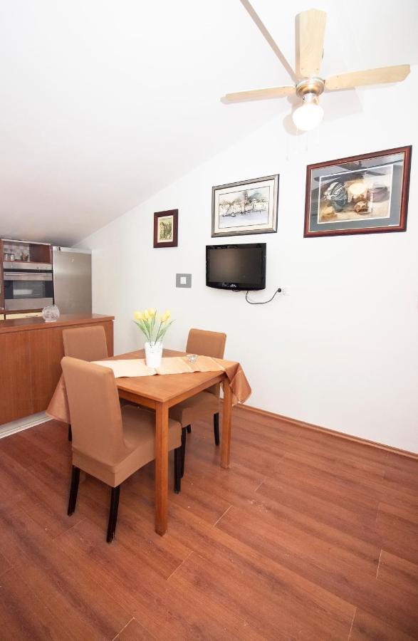 Paula Apartment Split