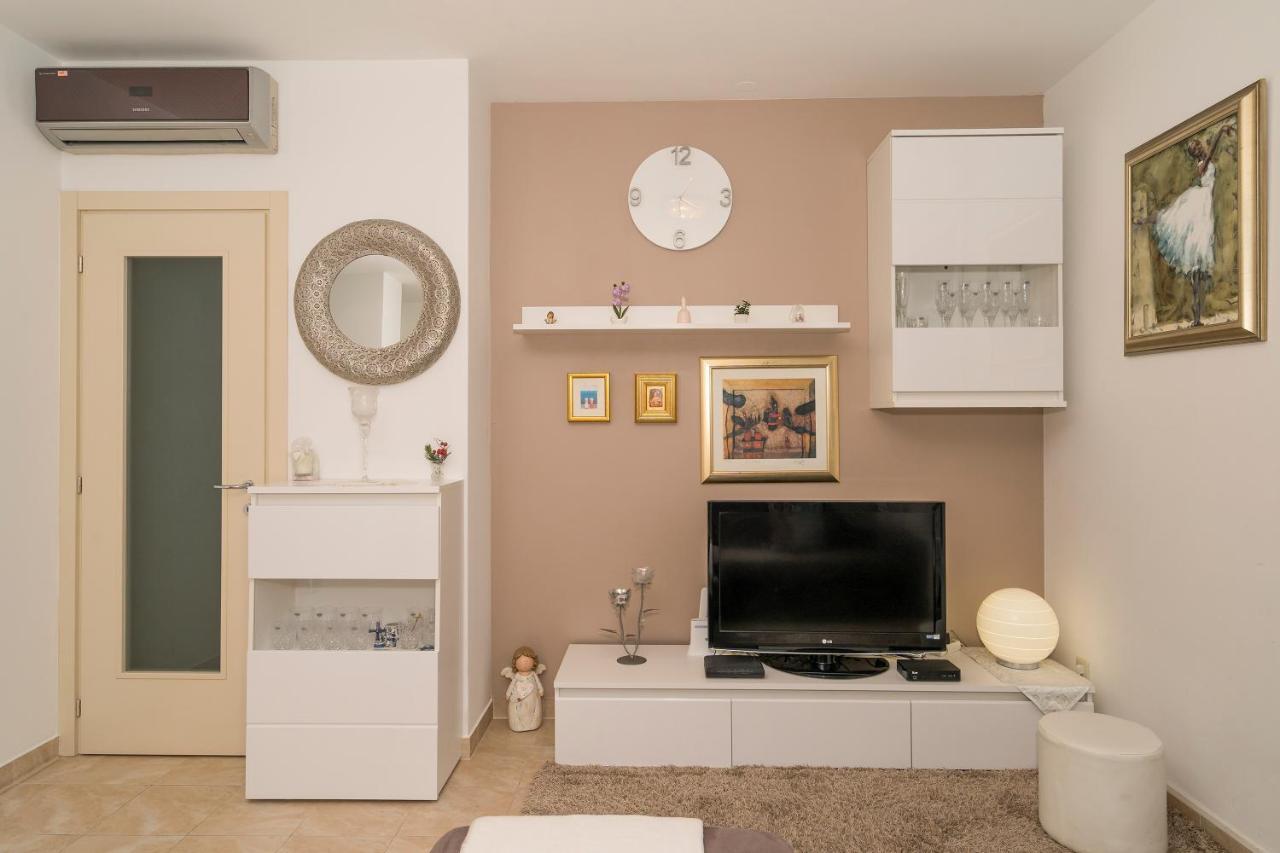 Apartment Luxury 1 Bedroom App Center&balcony Free Parking *