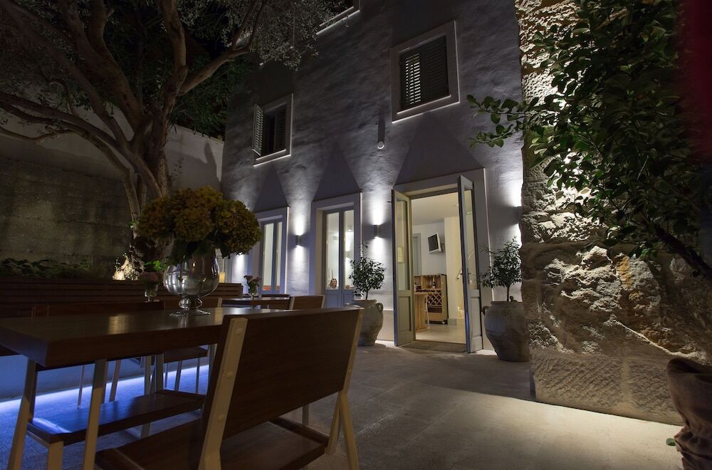 Heritage Hotel 19 4*
