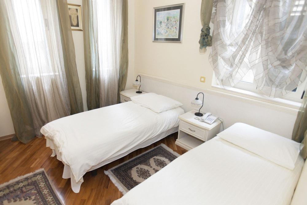 Peristil Hotel 3*