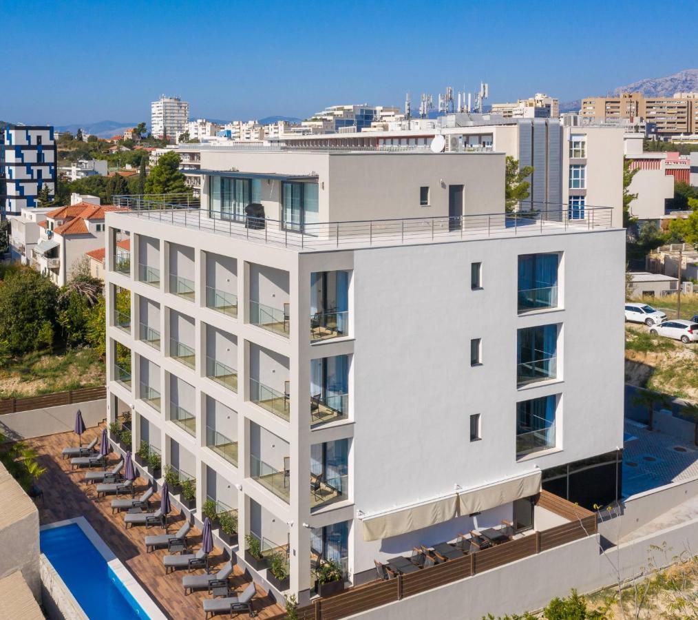 Ellure Luxury Hotel
