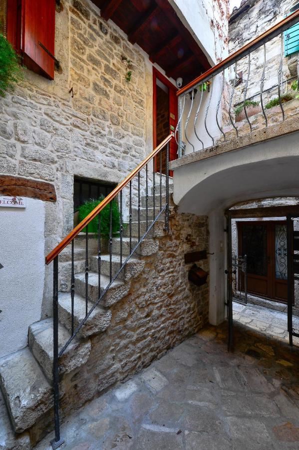 Salvezani Apartment *