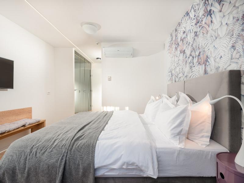 Skaline Luxury Bed & Breakfast 4*