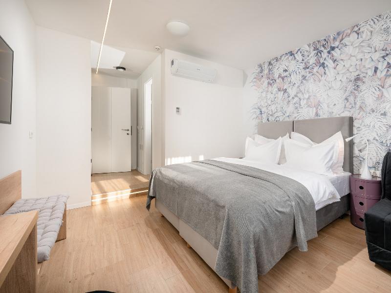 Skaline Luxury
